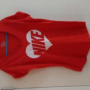 Vintage NIKE Red Heart Logo Athletic Cut Tee Shirt Sz M